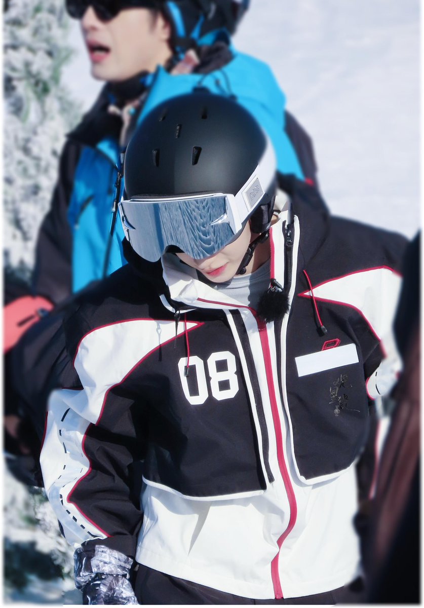 G_Charlie_Liuyu's tweet image. 20251128  🏂🏻🎿
Cr.套子哥

#LiuYu #刘宇 #リュウユ
#리우위 #หลิวอวี่ #LưuVũ