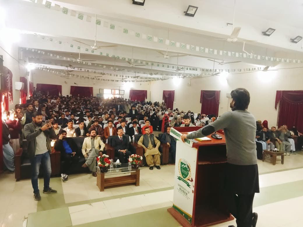 iamAhmadMustafa's tweet image. Pakistani Cricketer Ahmad Shehzad Visits University of Buner!

Ahmad Shehzad shared an insightful and powerful message, encouraging youth to embrace hard work, humility, and service to humanity.

#UniversityOfBuner #AhmadShehzad #MotivationalTalk #JourneyOfHumanity