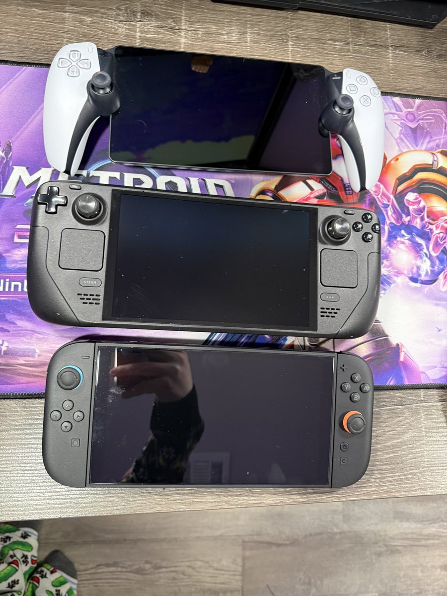 johniibo's tweet image. I won’t say which one out of these three is the worst handheld gaming experience I ever had.

But I will say it was a waste of $200…
