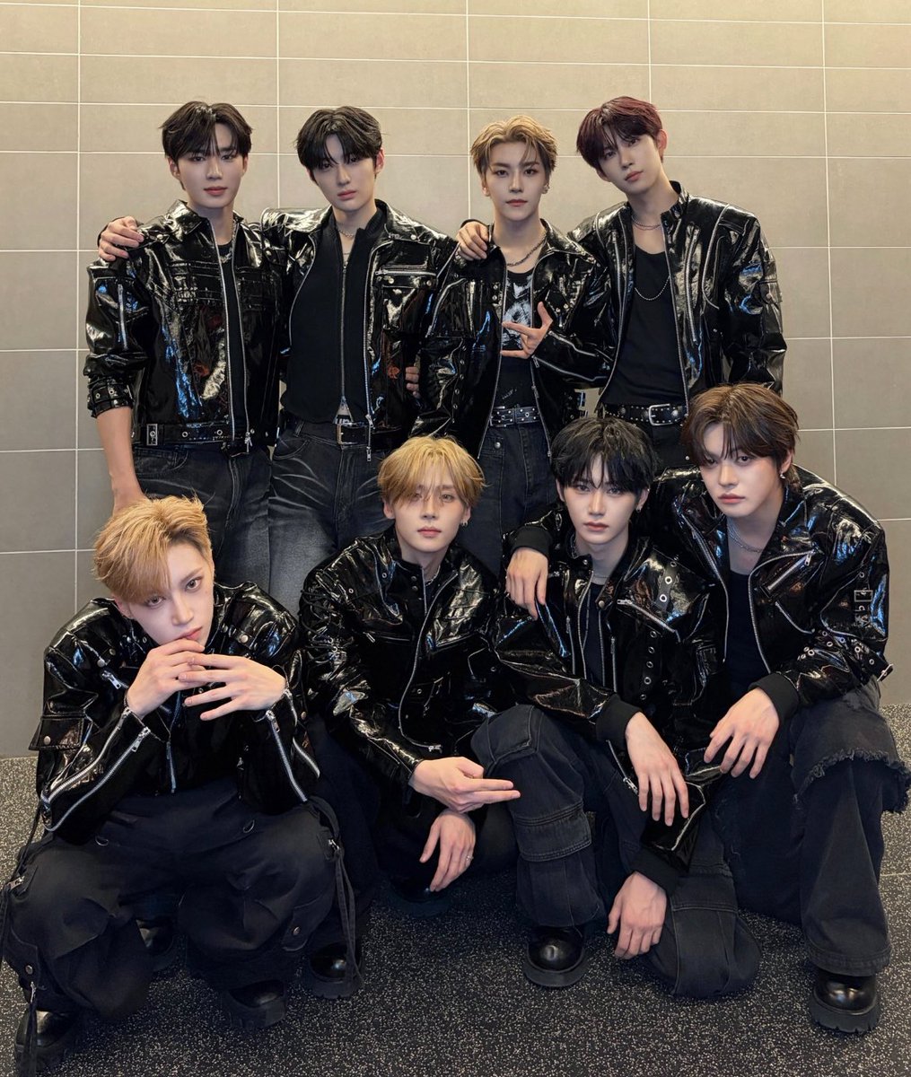 ioiln_'s tweet image. 프리데뷔무대인데 수 많은 변수를 이겨낸 알디원 칭찬해 !
#ALPHADRIVEONE #알파드라이브원 #MAM