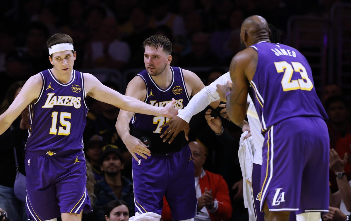 LUKA AND AUSTIN REAVES WENT OFF TONIGHT 🔥

REAVES: 38 PTS, 12-15 FG, 8 REB
LUKA: 35 PTS, 10-18 FG, 11 AST

LAKERS GO 4-0 IN NBA CUP GROUP PLAY. 