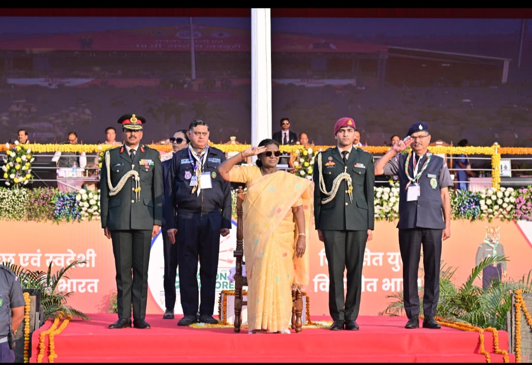 EssciIndia's tweet image. The Hon’ble President of India, Smt. Droupadi Murmu, graced the closing ceremony of the Diamond Jubilee Celebrations of Bharat Scouts and Guides at the 19th National Jamboree in Lucknow.
#PresidentOfIndia #DroupadiMurmu #BharatScoutsAndGuides #DiamondJubileeCelebrations