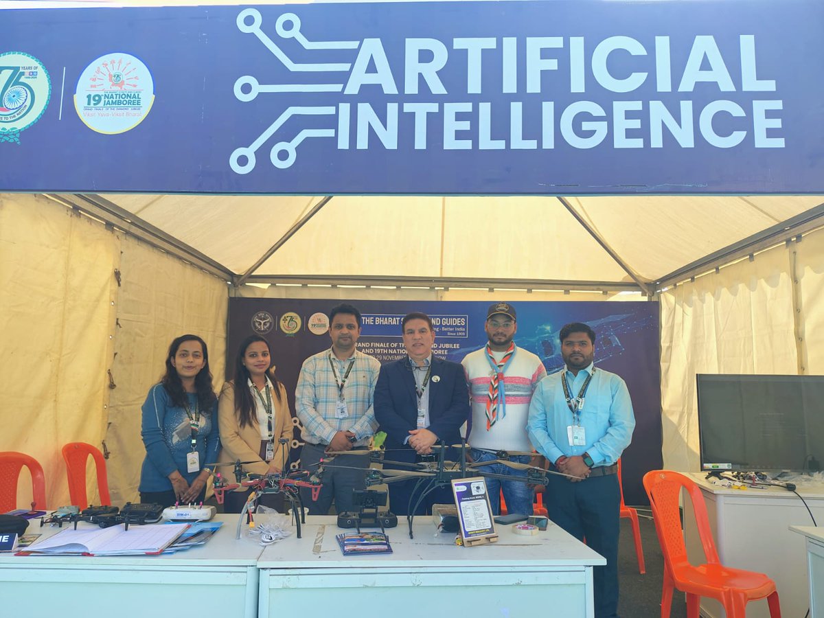 EssciIndia's tweet image. The Hon’ble President of India, Smt. Droupadi Murmu, graced the closing ceremony of the Diamond Jubilee Celebrations of Bharat Scouts and Guides at the 19th National Jamboree in Lucknow.
#PresidentOfIndia #DroupadiMurmu #BharatScoutsAndGuides #DiamondJubileeCelebrations