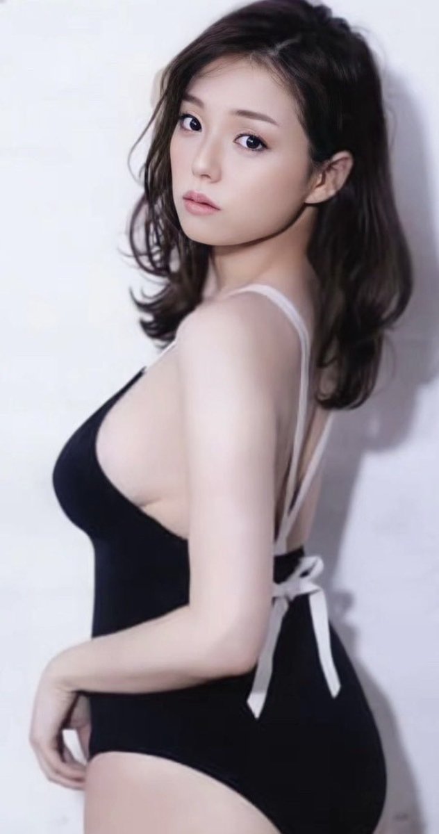 gravure_samurai's tweet photo. 篠崎愛さん https://t.co/brXj2yjGo1