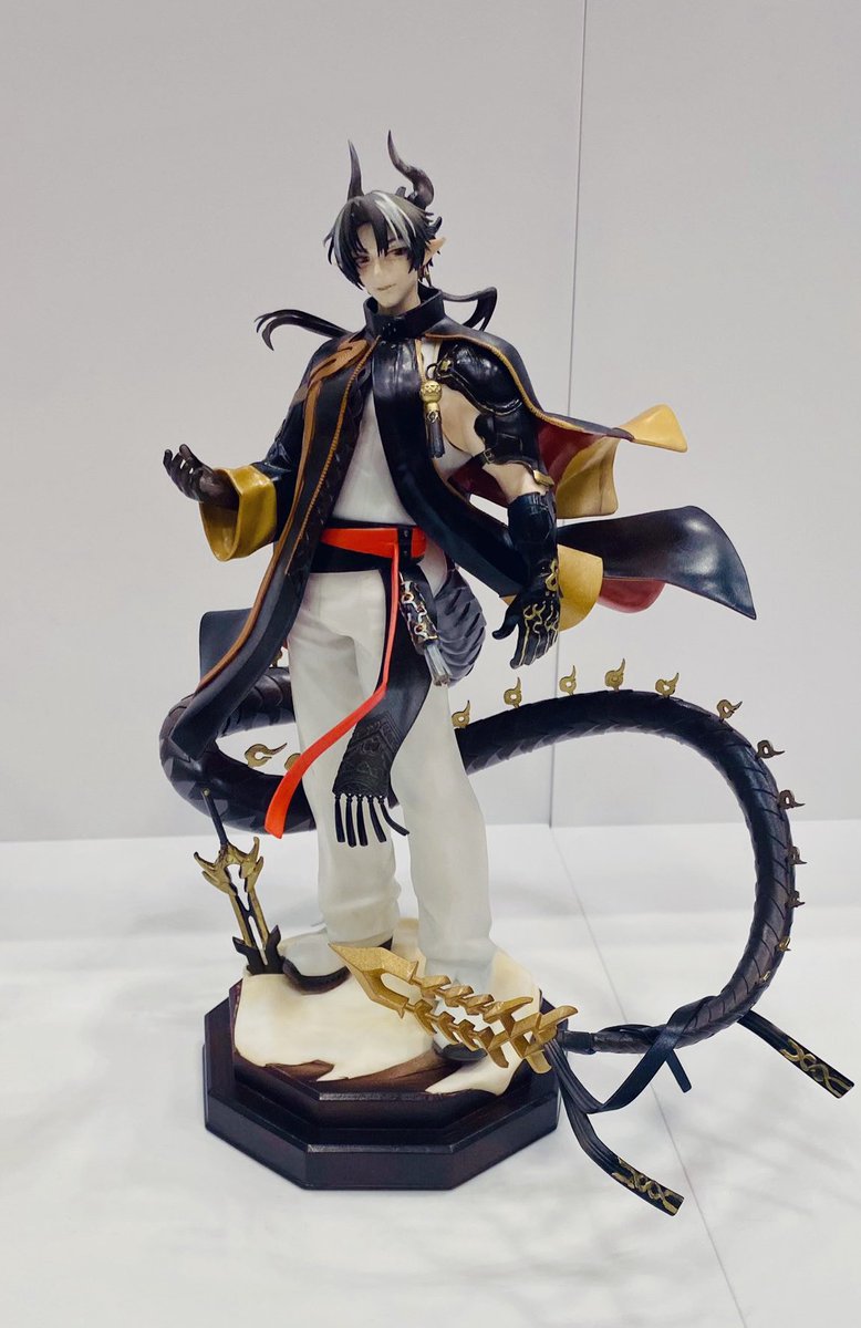 #となモ8  となりのモケイフェスティバル8
raccoon dogお品書き
アークナイツ ロゴス胸像、ドクターの販売と展示です。アーミヤ間に合いませんでしたので次回😢
販売物　ドクター　1000円
✦今回は展示中心なのでゆるりとしていますので是非見に来てください〜 スペースK14にてお待ちしております🐰