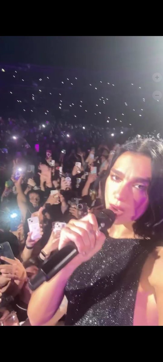 _MrR4ger's tweet photo. Te amo Dua Lipa, gracias por este hermoso momento ❣️ https://t.co/gLZqwJvKYE
