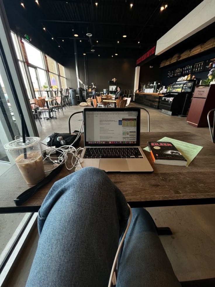 _GirlSay's tweet image. to be pretty, rich and educated