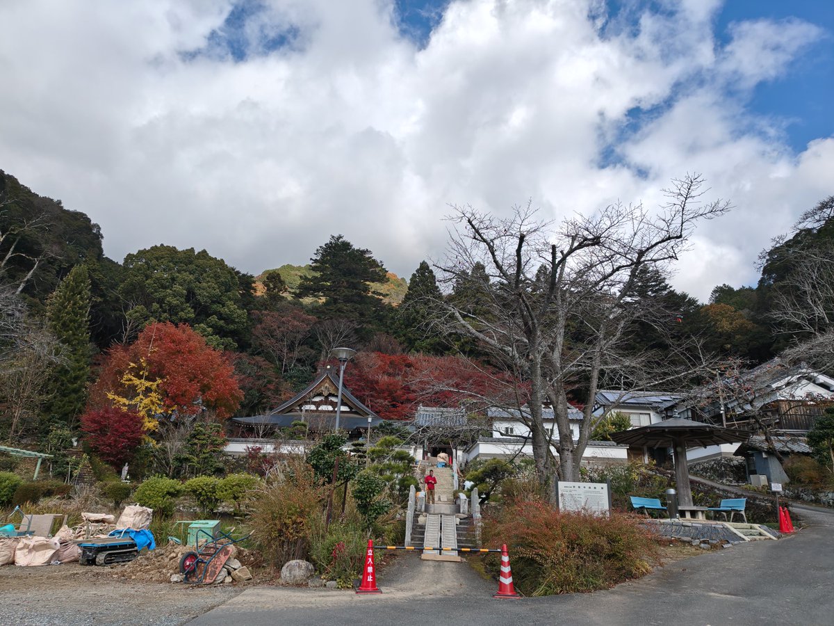 PILEUPREVERSI's tweet image. 神崎郡福崎町にある沙羅の寺 應聖寺
テーブルに反射させて撮影できるのが売り！
#reflection