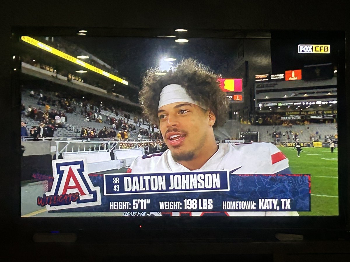 _quintus's tweet photo. Most of these kids made some tough choices when Jedd Fisch left a couple of years ago. They went through a very hard losing season last year to bounce back and finish 9-3 capping it off in Tempe. Fafita ran first to his family. 5th year Johnson with clutch turnovers. Bear Down 👌 https://t.co/fo7XnLmCTw