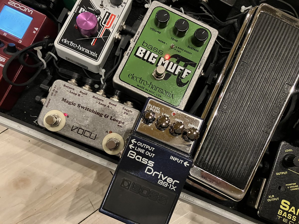 TAK_REIGN's tweet image. さて…NEAT001、来週6日は名古屋の栄TIGHT ROPEで RIVENGE.69の40thアニバーサリーイベントにお邪魔します。出演3バンドを持ち時間60分でたっぷりじっくり堪能していただけるかと。

お待ちいたしております。(｀・ω・´)