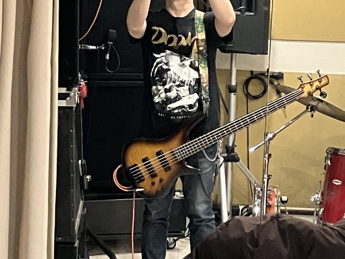 TAK_REIGN's tweet image. さて…NEAT001、来週6日は名古屋の栄TIGHT ROPEで RIVENGE.69の40thアニバーサリーイベントにお邪魔します。出演3バンドを持ち時間60分でたっぷりじっくり堪能していただけるかと。

お待ちいたしております。(｀・ω・´)