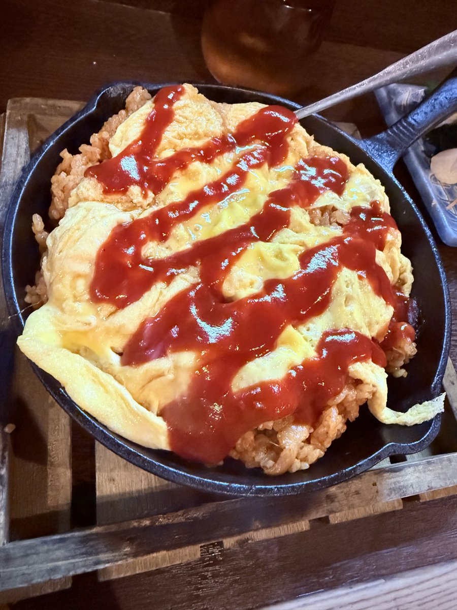 🍰従業員Yの食べ物日記😋 

今回は居酒屋です🏮
 「#坊ちゃん」 に行ってきました✌️

鶏のハツ刺し、刺身盛り合わせ😲
オムライスはボリューム満点👌

＃ダイナム　＃オムライス