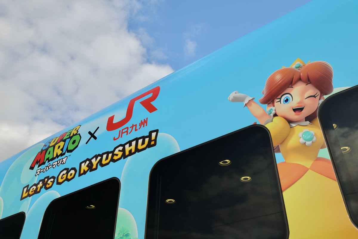 スーパーマリオトレイン第一弾885系編成が本日デビュー！ド派手な