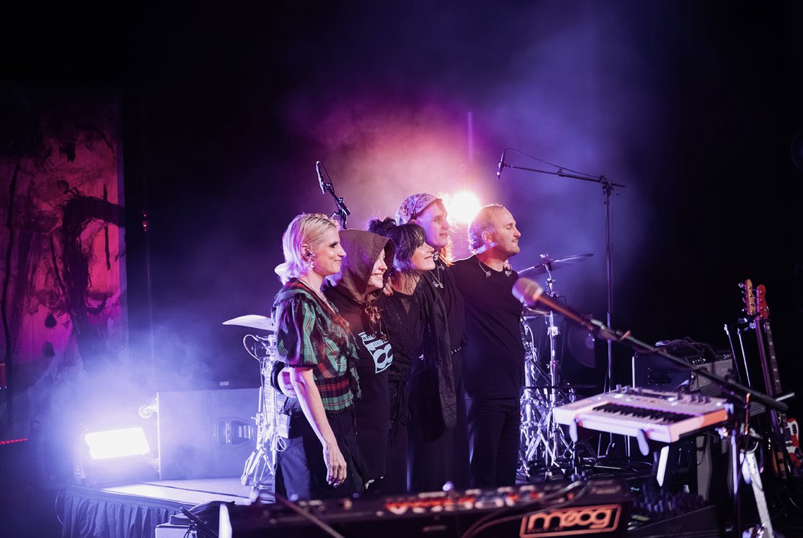 Sharon Van Etten tweet media