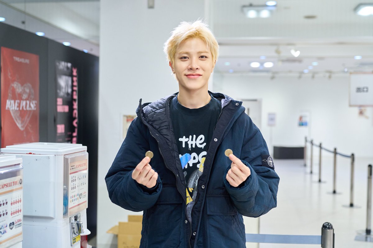 [📸]

POP-UP STOREに来店時の
ビハインド写真を公開✨

カプセルトイにチャレンジした #PARKJEONGWOO と #SOJUNGHWAN

2人が何を引いたか予想してみてね💭

答え合わせはビハインドエピソードと共に後ほど公開🎶

#TREASURE #트레저 #トレジャー #PULSE_ON_IN_JAPAN #YG