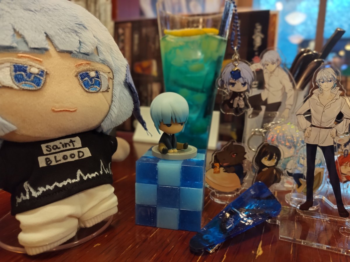 Aozuki1129's tweet photo. 別ジャンルのコラボBARにて🍸
アゲたん🎉
クン様お誕生日おめでとうございます❄🎂❄
ミックスナッツなラークン夜チームでも📸 https://t.co/M7S7hX29vM
