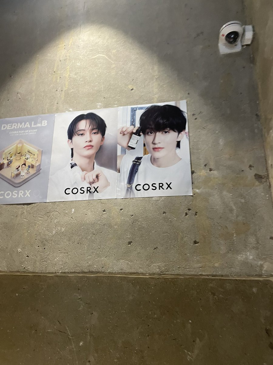 close 이우 tweet media