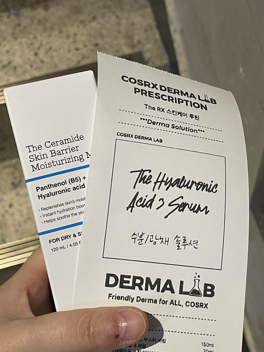 close 이우 tweet media