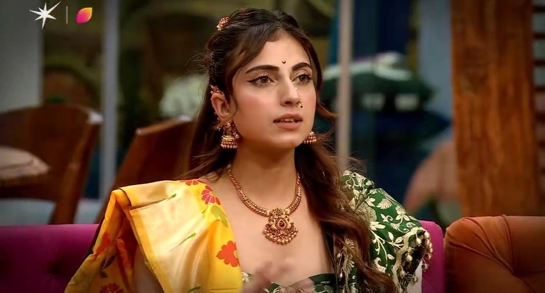 biggbosstrend's tweet photo. Shame On #FarrhanaBhatt
As a Muslim she can't put BINDI 
and She says inshallah mashallah assalamualaikum 
And now
She is a KAFIR 
#BiggBoss19 #BB19 #BiggBoss #AmaalMallik #GauravKhanna #PranitMore #SalmanKhan #TanyaMittal #AshnoorKaur #WeekendKaVaar https://t.co/vDWyVeUUYA
