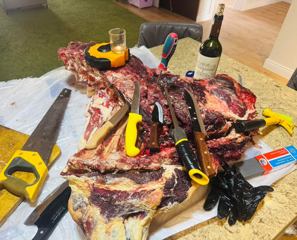 Барилдахаасаа таахалцана гэдэг шиг л юм болж бндөө кк