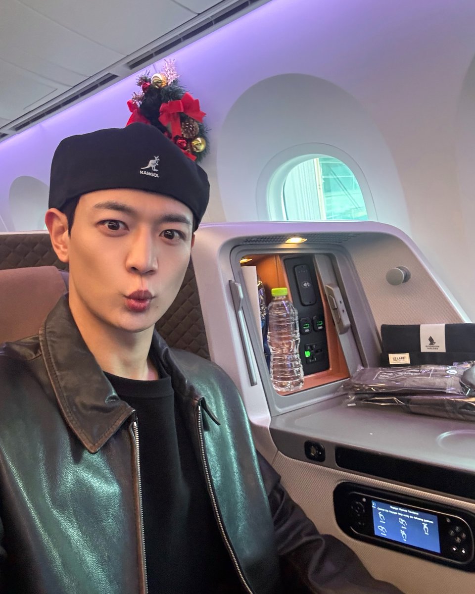 shineeinsta525's tweet photo. @SHINee ig update
#협찬 MINHO in Singapore🛫🇸🇬
설레는 비행의 시작을 함께해주는 싱가포르항공의 한국 취항 50주년을 진심으로 축하드립니다✈️
앞으로도 빛나는 여정으로 가득하길 응원합니다✨
#MINHO #민호 @/choiminho_1209
#SHINee #샤이니
#싱가포르항공 #flySQ @/singaporeair https://t.co/9TLTIsXbTs