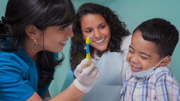 Radiant_Grin's tweet photo. Healthy habits make kids smile—brushing with fun flavors, using colorful brushes, and praising their efforts turns oral care into play.

 Regular routines build confidence and keep their bright smiles shining. https://t.co/DJqMpbFP5V