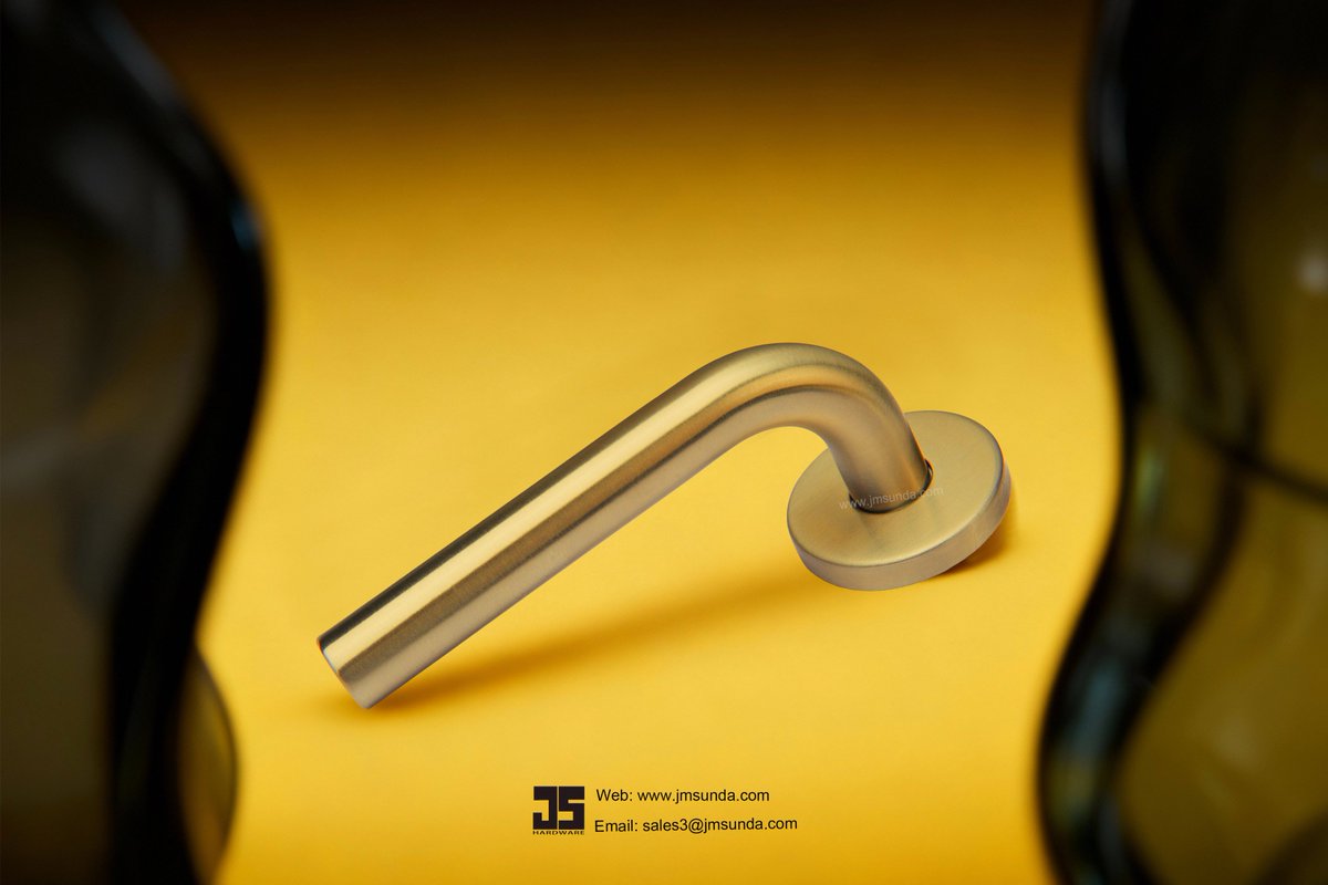 Carriefong168's tweet image. Simple isn’t basic.
Simple is engineered.
Clean stainless steel.
Precision curves.
A handle designed for brands that want modern, not noisy.

#StainlessSteel #DoorHandle #HardwareDesign #MinimalDesign #InteriorHardware #ProductDesign #ArchitecturalHardware #BuildersHardware
