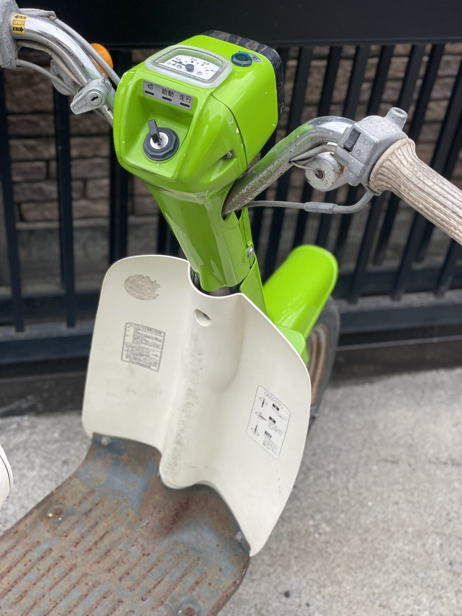 手が回らずエンジン始動まで確認は致しましたがキャブ清掃　燃料コック滲みの直しが必要です🙇🏻‍♂️
外装はオリジナルのツヤです😳
ワイヤー類○ 灯火類未確認
かなりコンディションはいいです❗️
明日までの限定発売になります🙇🏻‍♂️
気になる方はDM下さい😌