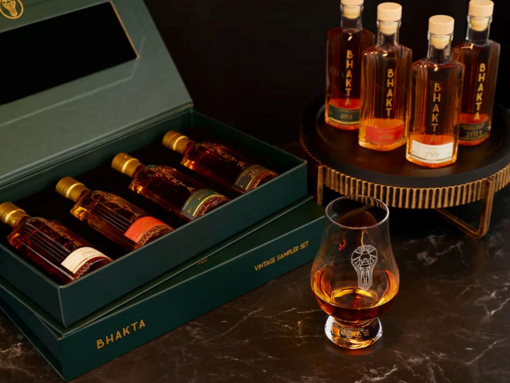 Gear Diary’s 2025 Holiday Gift Guide: Wine, Whiskey, Mezcal, and the Art of Celebration geardiary.com/2025/11/29/202…