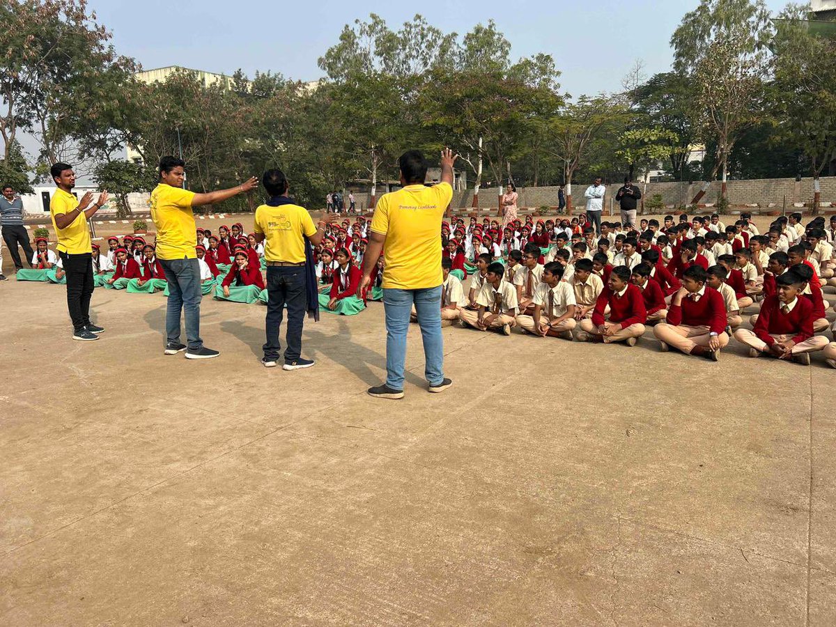 SwachhBharatGov's tweet image. Small steps, sustainable future!

Students of Shri Sayajinath School in Pimpri-Chinchwad learned about #SourceSegregation and eco-friendly living through an engaging street play. The activity inspired them to segregate waste, avoid plastics, and adopt sustainable habits.
