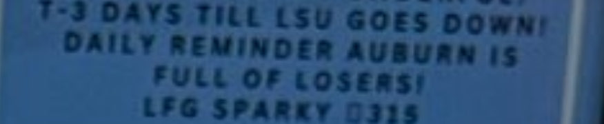 BoatlessAngler's tweet photo. Wait why is Auburn catching strays here? What did we do to Lane? https://t.co/kOvxRrw4WD