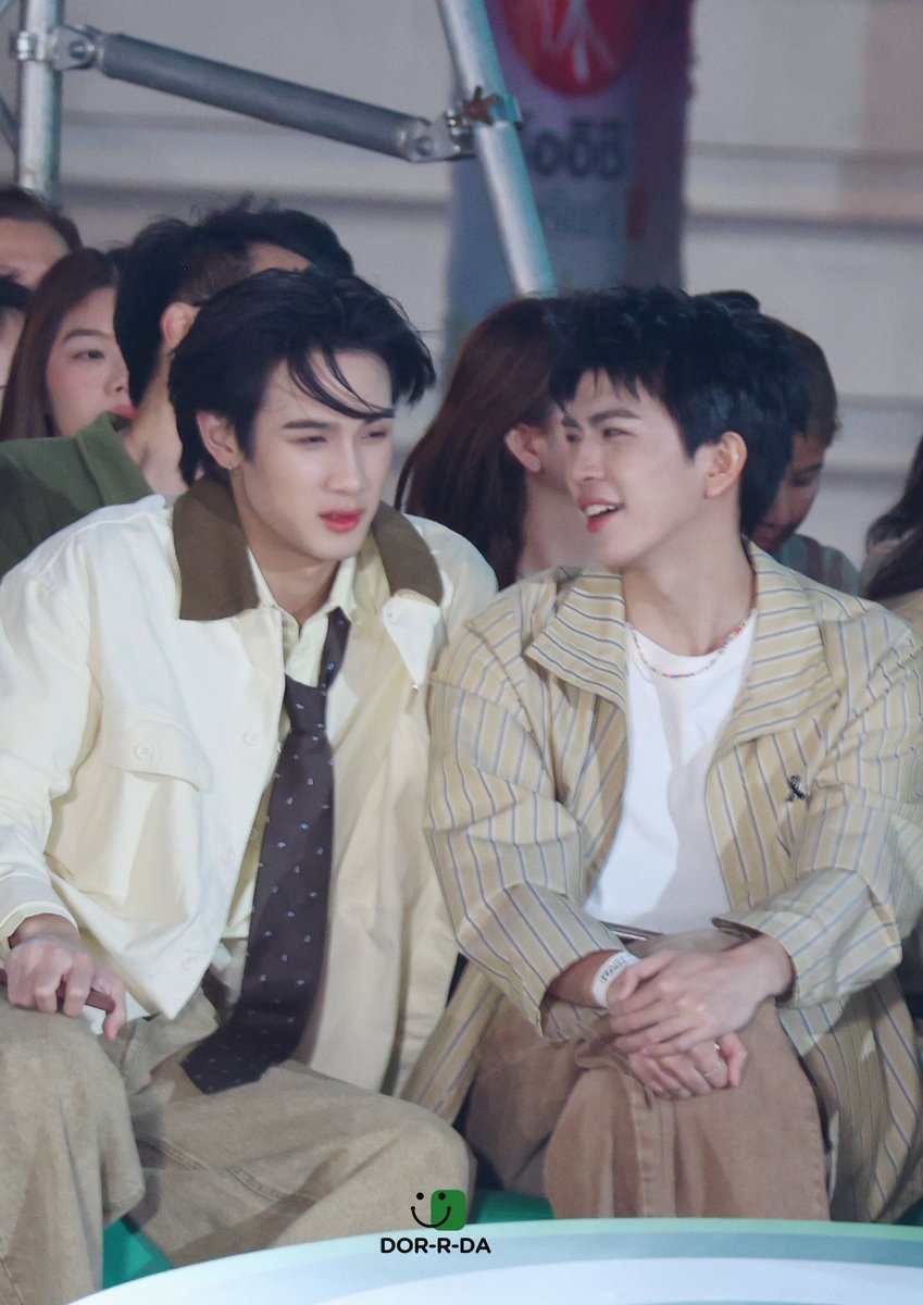 unlovebb's tweet image. 👤 save and java meet up and keep on talking
🦜 555 i talk with everyone~

Of course you talk with everyone p&apos;save, sometimes i wonder do you really an introvert? 🤣

#savesaisawat #javabh