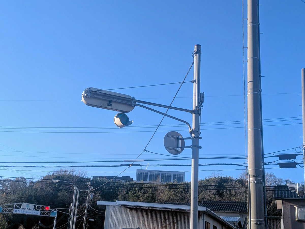 Nobu_traffic25's tweet image. 内灘町の宮坂 交差点。
死んどる…
どういう状況ですか･･･？