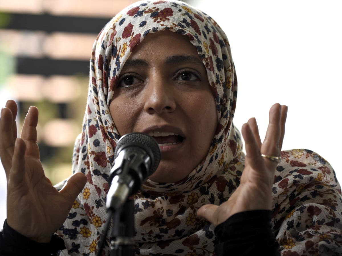 🔴🔴🔴
دعسوا عليها المغاربة 🇲🇦 واغلقوا قناتها في تركيا 🇹🇷 وطردها وطرد العاملين معها 
 كرمان الاخونجية الى مزبلة التأريخ