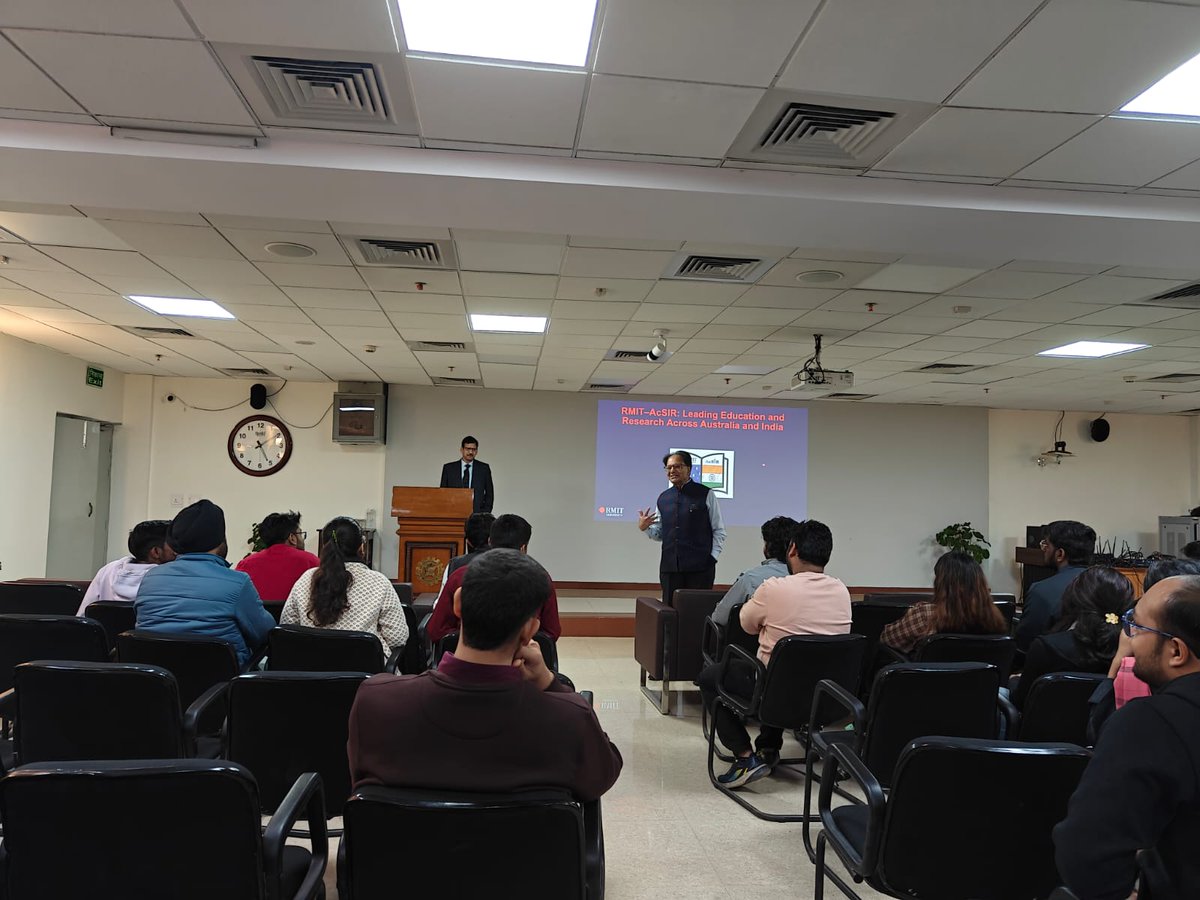 cdriacademy's tweet image. Prof Suresh Kumar Bhargava, Dean, Research and Innovation @RMIT Australia Interacted with PhD students of CSIR-CDRI.  Organized by Dr Atul Goel, Chief Scientist, @CSIR_CDRI