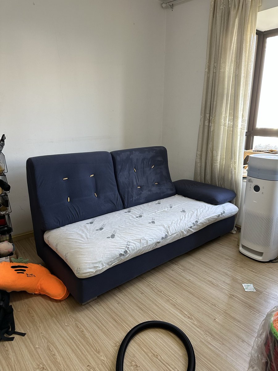 CulAbby's tweet image. 把房东的沙发拆了，已经提桶跑路了，什么zama最后剩一天了@zama ，老娘再也不听你pua 了，你特么想给就给，#ZamaCreatorProgram 不给拉倒，这几天看到摆摊，卖猪肉牛肉都进来卷zama of nft  全网第四季也只有1000张，一万多人去卷，我他妈😂还卷的过吗，最后一天爱咋咋滴了