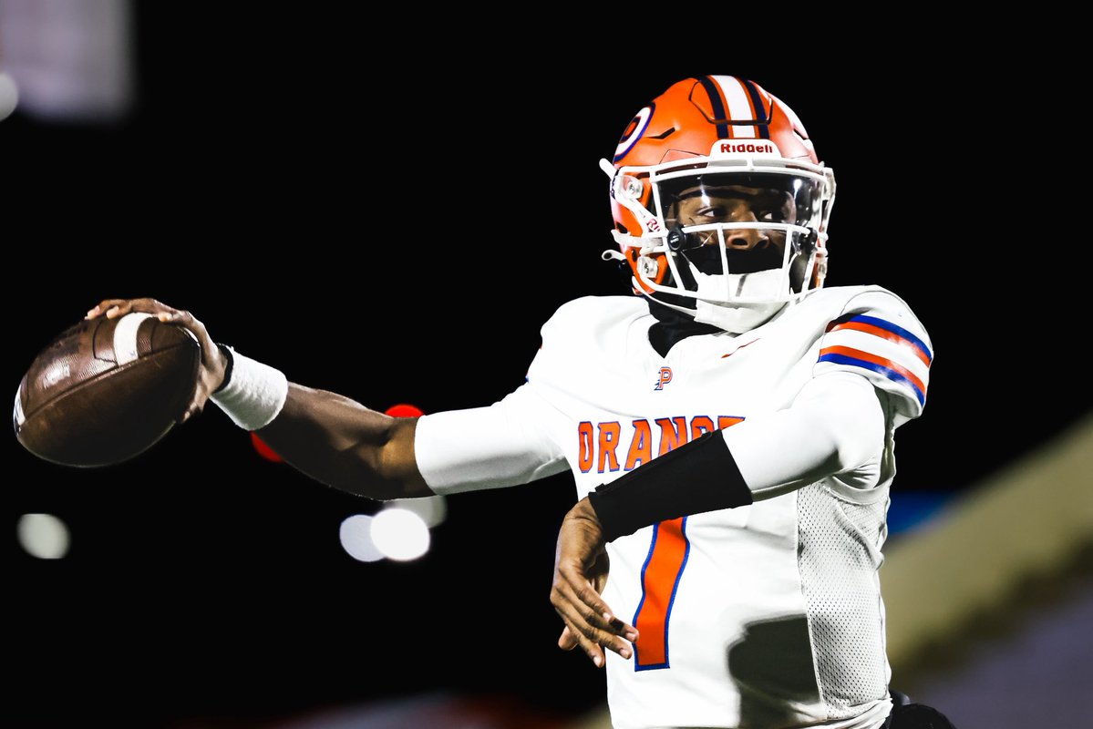 niemannphotos's tweet image. Olentangy Orange football shut out St. Edward, a feat not accomplished since 2008 by the Eagles rival, St. Ignatius.

@levi_davis13 continues to expand on his Mr. Football campaign, solidifying his name on the ballot tonight as he and the Pioneers gear up for Canton.