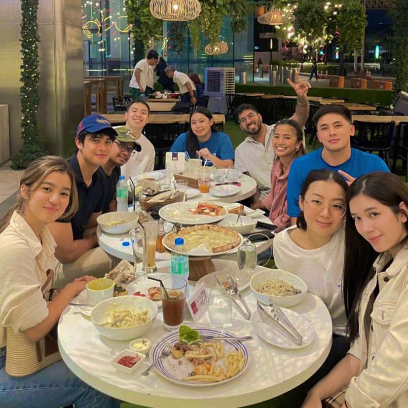 normal couple doing normal couple stuff with their friends 🤍🙇‍♀️ MORE MOREEEE