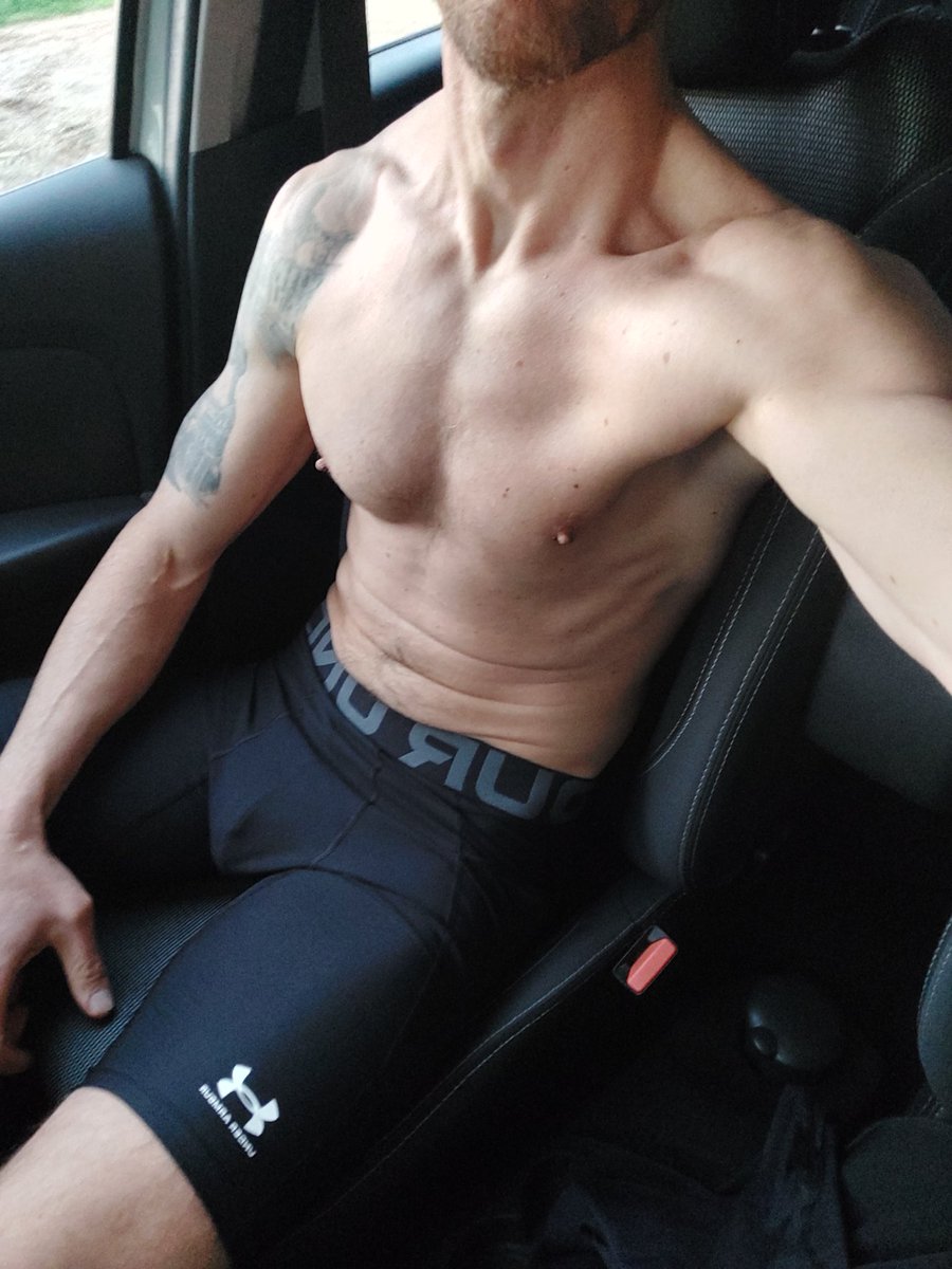 Frenchguy2b tweet media