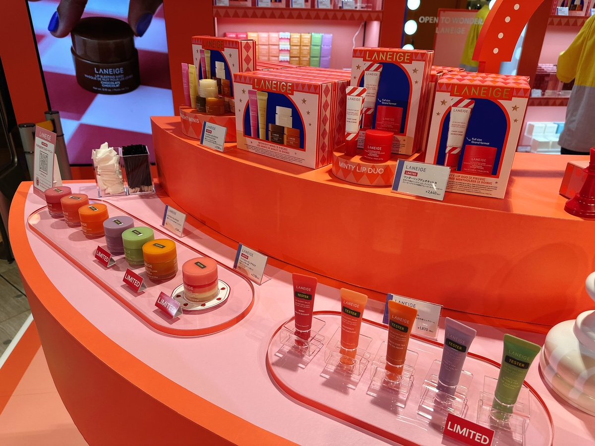 PLAY WITH WONDERS／ 👉#LANEIGE(#ラネージュ) HOLIDAY POPUP 人気の