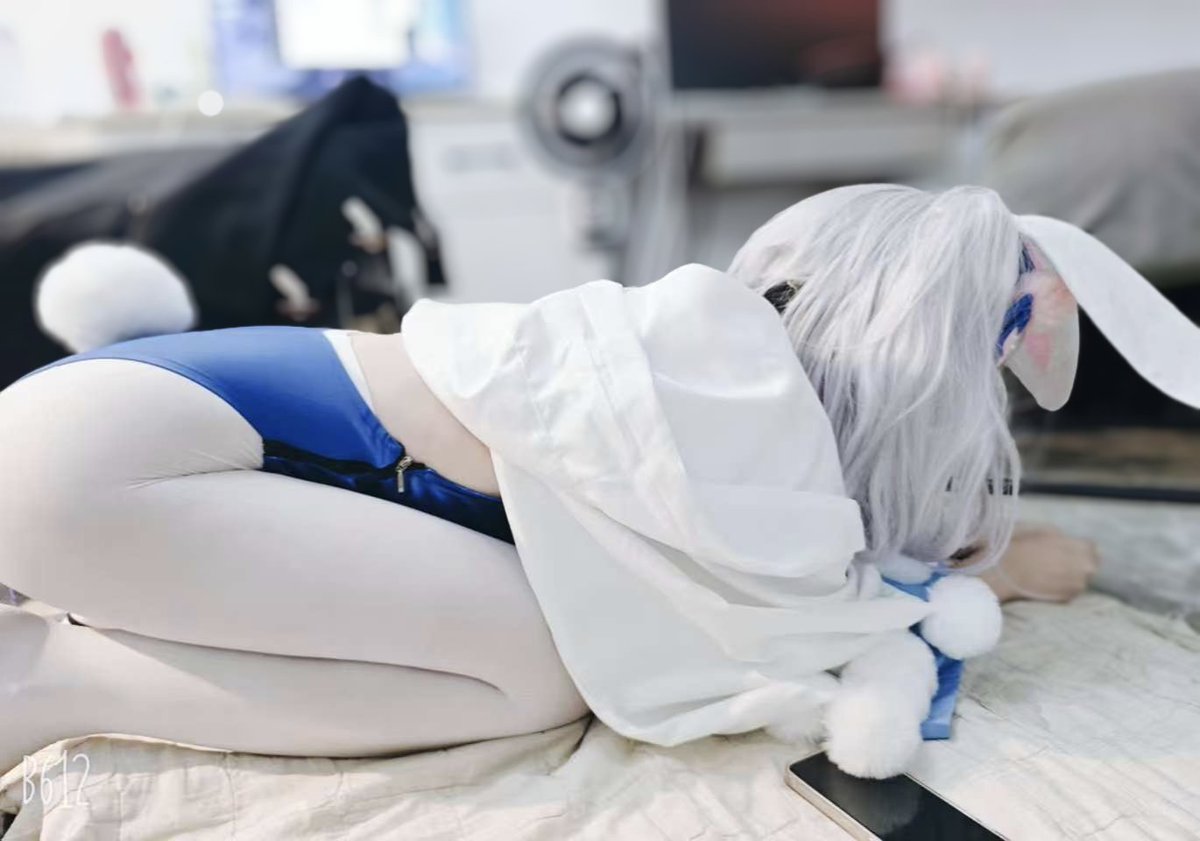 ITN_NekoY's tweet photo. 是碧蓝航线的拉菲cos～
#cosplay #女装 #碧蓝航线 #白丝 https://t.co/iRouU1QbiU