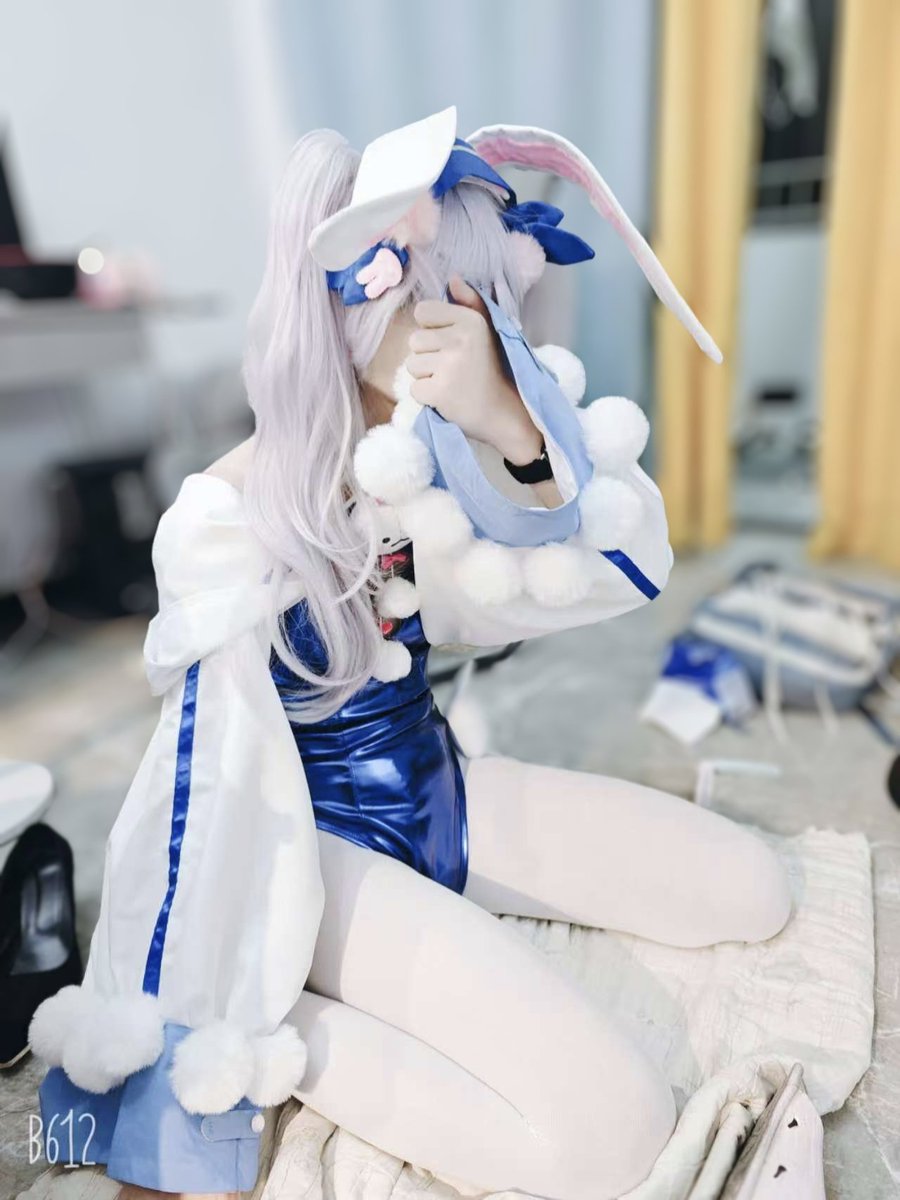 ITN_NekoY's tweet photo. 是碧蓝航线的拉菲cos～
#cosplay #女装 #碧蓝航线 #白丝 https://t.co/iRouU1QbiU