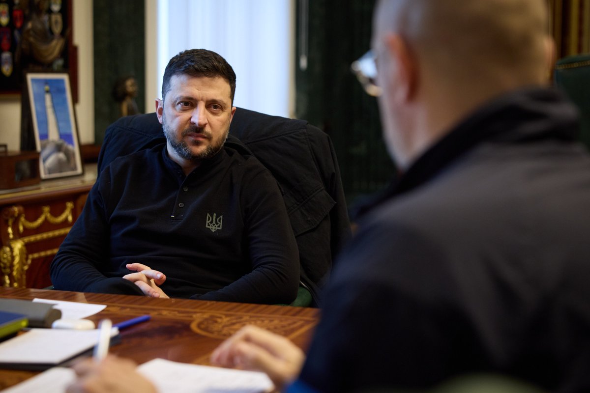 ZelenskyyUa's tweet image. Minister of Defense of Ukraine Denys Shmyhal delivered a report. Several key points. It is time to update the fundamental defense documents of Ukraine, including the national defense plan. The course of hostilities has shown what must become the renewed priorities. We agreed that…