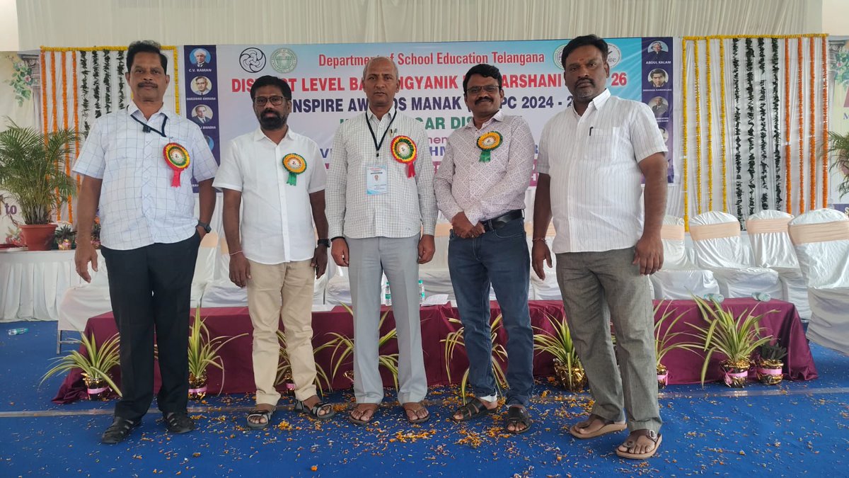 GONESRINIVAS's tweet photo. *💥ఈరోజు అల్ఫోర్స్ హైస్కూల్  లో జరుగుతున్న జిల్లాస్థాయి బాల వైజ్ఞానిక ప్రదర్శన&amp; జిల్లాస్థాయి ఇన్స్పైర్ అవార్డ్స్ ప్రదర్శన కార్యక్రమంలో DEO  శ్రీరామ్ మొండయ్య గారు , జిల్లా సైన్స్ అధికారి జైపాల్ రెడ్డి గారు,PRTU TG కరీంనగర్ జిల్లా అధ్యక్షులు గోనె శ్రీనివాస్ గారు, సోదర సంఘ నాయకులు.* https://t.co/rWurVkHjR7