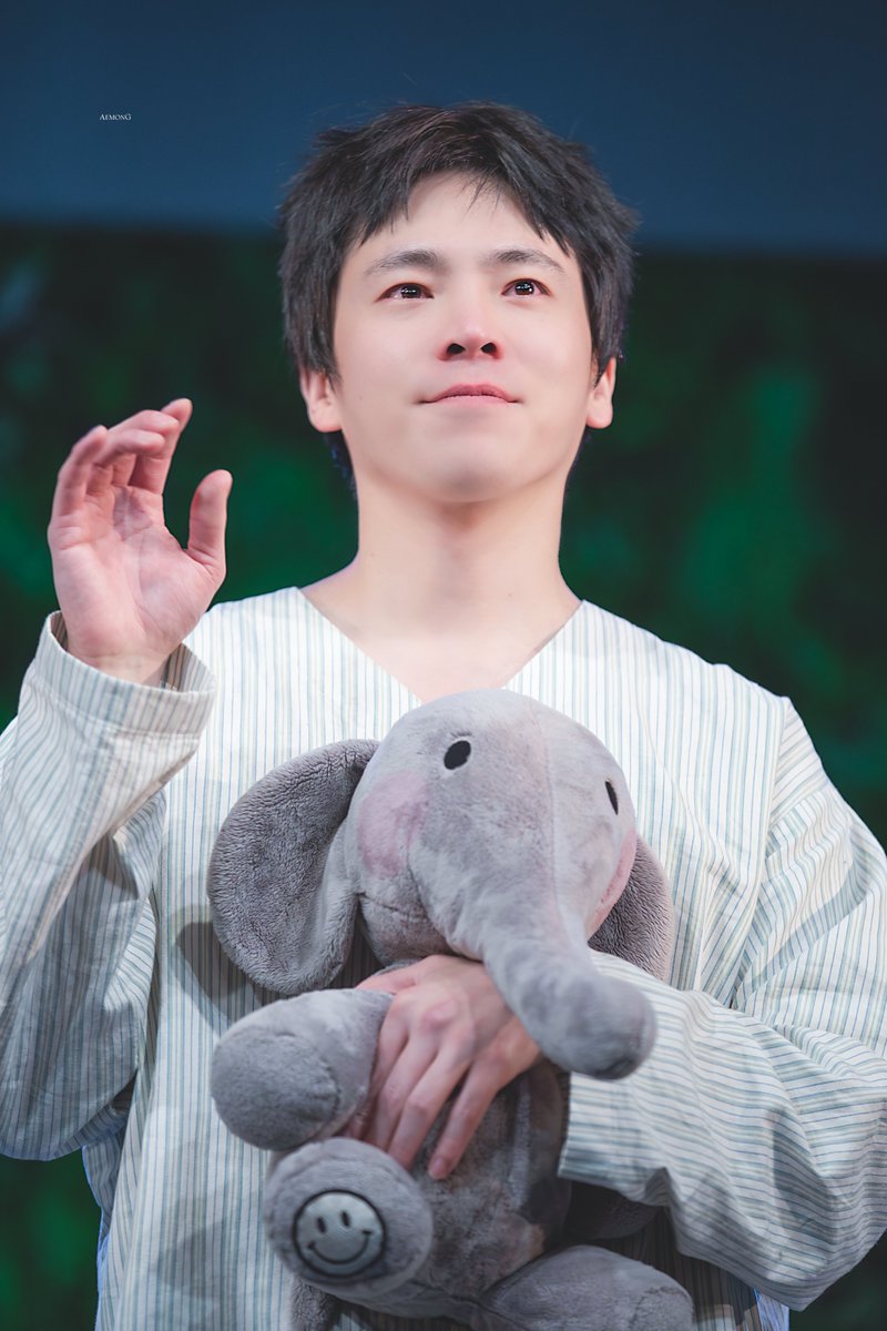 AemonGpic's tweet photo. 251129 엘리펀트 송 N

마이클 | 이재균

.
#이재균 https://t.co/PqGONqWOjw