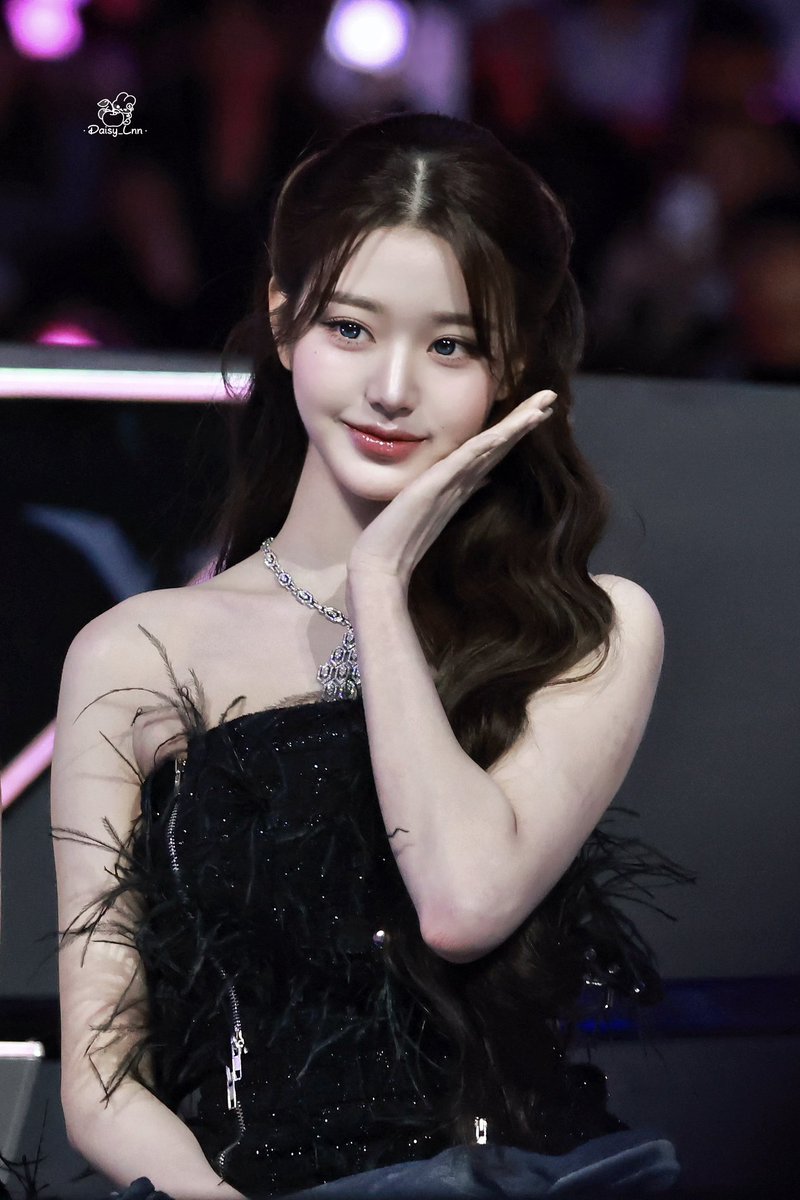 Daisy_Lnn's tweet photo. 25.11.28 

#아이브 #IVE #장원영 #JANGWONYOUNG #원영 #WONYOUNG #ウォニョン https://t.co/bUhawJtrHk