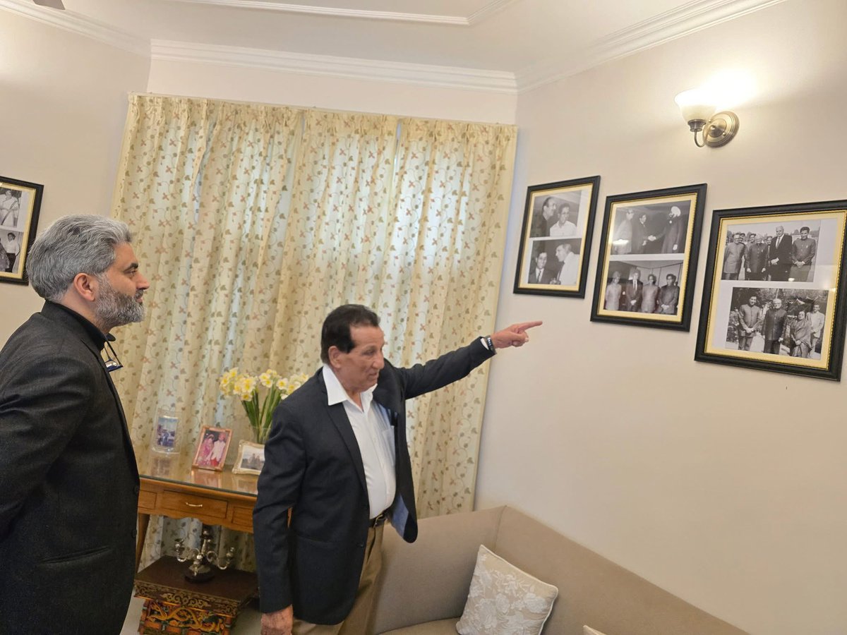 MSaleemParay's tweet photo. Some relations are written not by blood, but by hearts that beat for the same cause. With @rs_chib Sahib and @SalmanNizami_ sahib with one shared emotion — Love, Loyalty and Respect for our beloved Leader, Jinab @ghulamnazad sahib. https://t.co/16E7j4os94