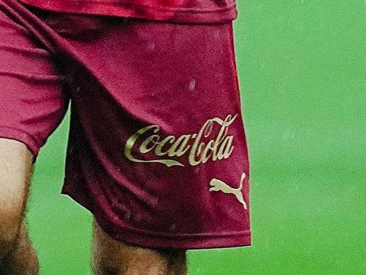 Yapılan pankartlar söylenen besteler mazlum Filistin halkının yanında olan bu taraftara bu hainliği yapmayın kendinizi daha fazla eksiye düşürmeyin bu hatadan geri dönün o sponsorluk anlaşmasını iptal edin <a href="/GalatasaraySK/">Galatasaray SK</a>