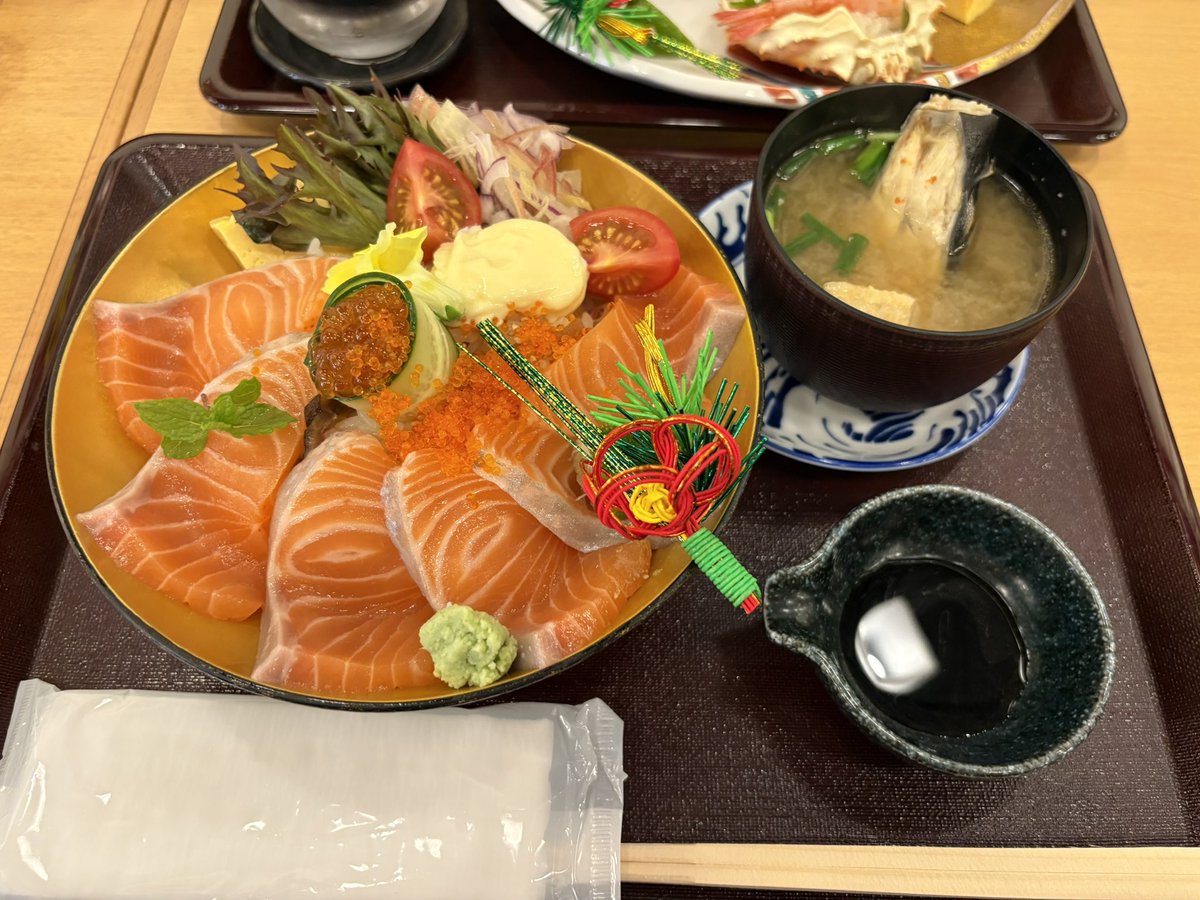 575_dp's tweet photo. 今年の5月くらい
石川と福井県に旅行行った

ごはんおいしすぎて一生腹パン
恐竜博物館大迫力で楽しかった https://t.co/DxsMkw11sd