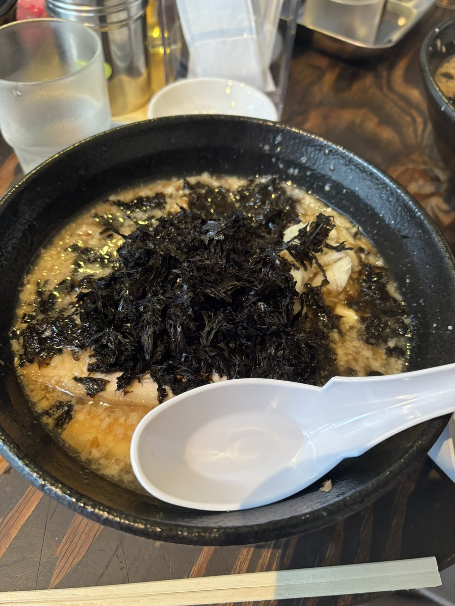 明日はのろしのラーメン食べるんだ🍜
写真はこの前の岩のりラーメン🍜
岩のりだーいすきなんだ🍜
